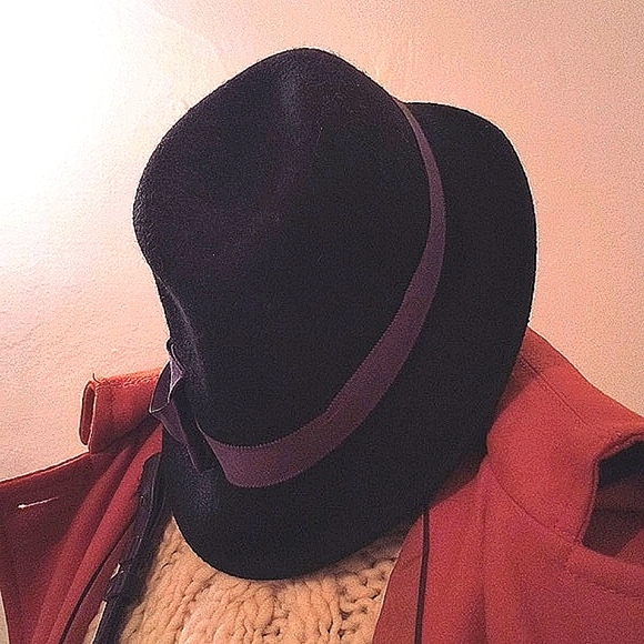 Chic Black Wool Fedora with Purple Bow - Picture 3 of 6
